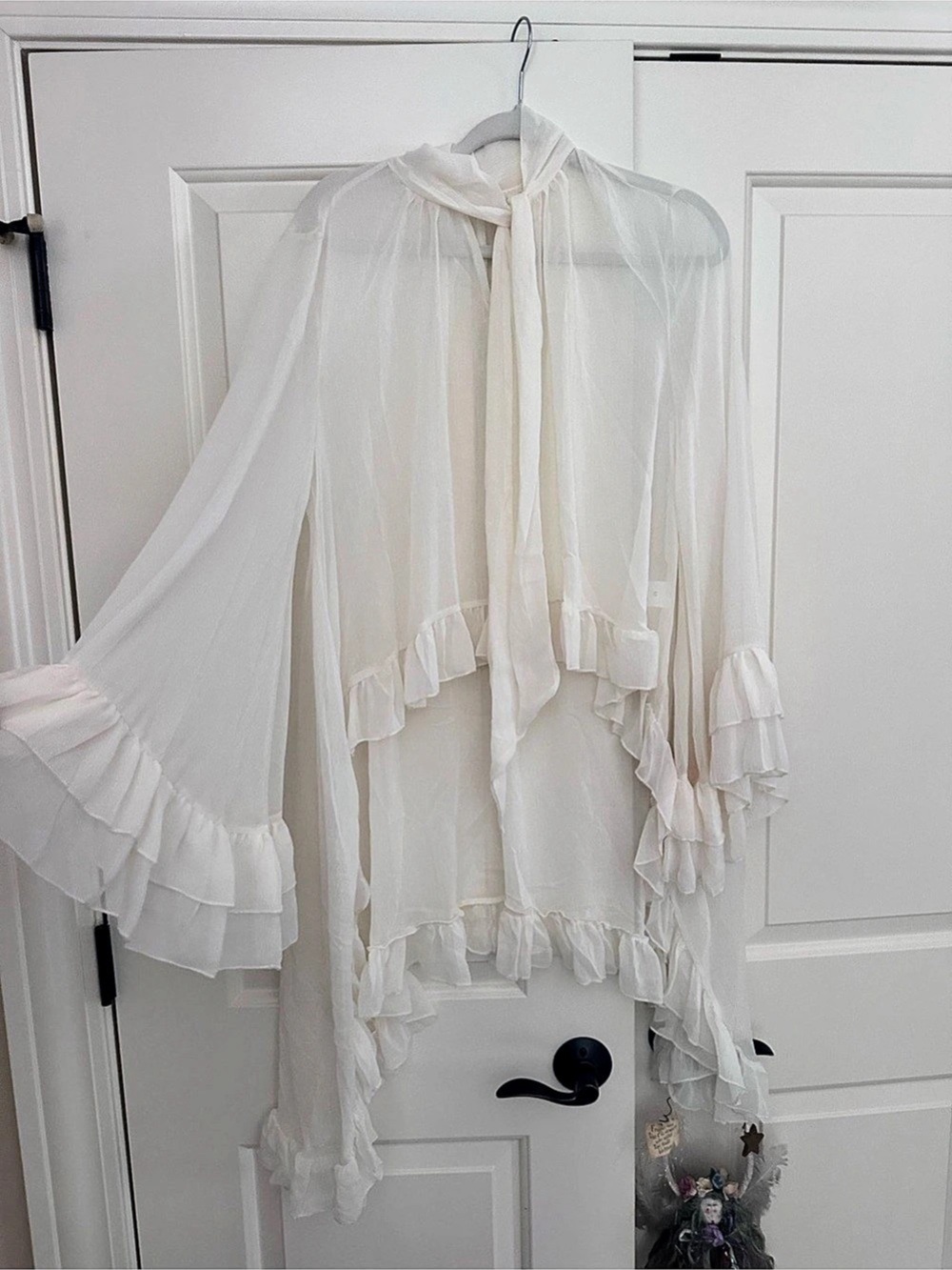 White Ruffle Blouse Like New - Picture 3 of 7